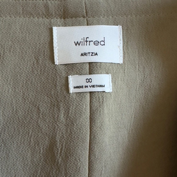 Aritzia Attire Vest in 00 - Picture 2 of 4